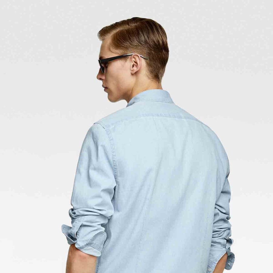 ⁦Washed Denim Shirt⁩ - الصورة ⁦2⁩